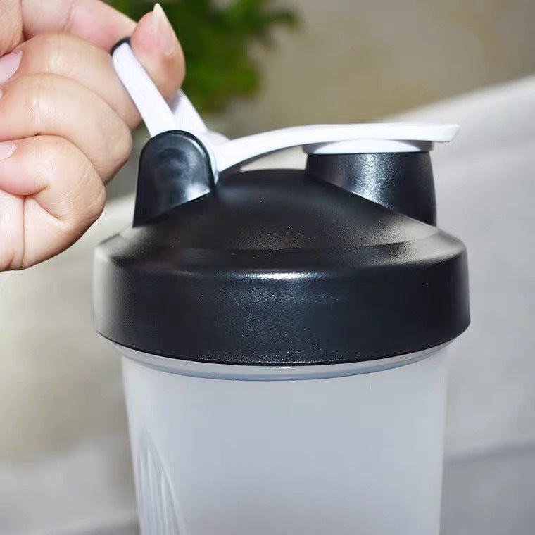 Fashion Portable Fitness Protein Shaker bottle with Shaker, 500 to 600ml, 1Pc